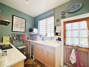 Kitchen- click for photo gallery